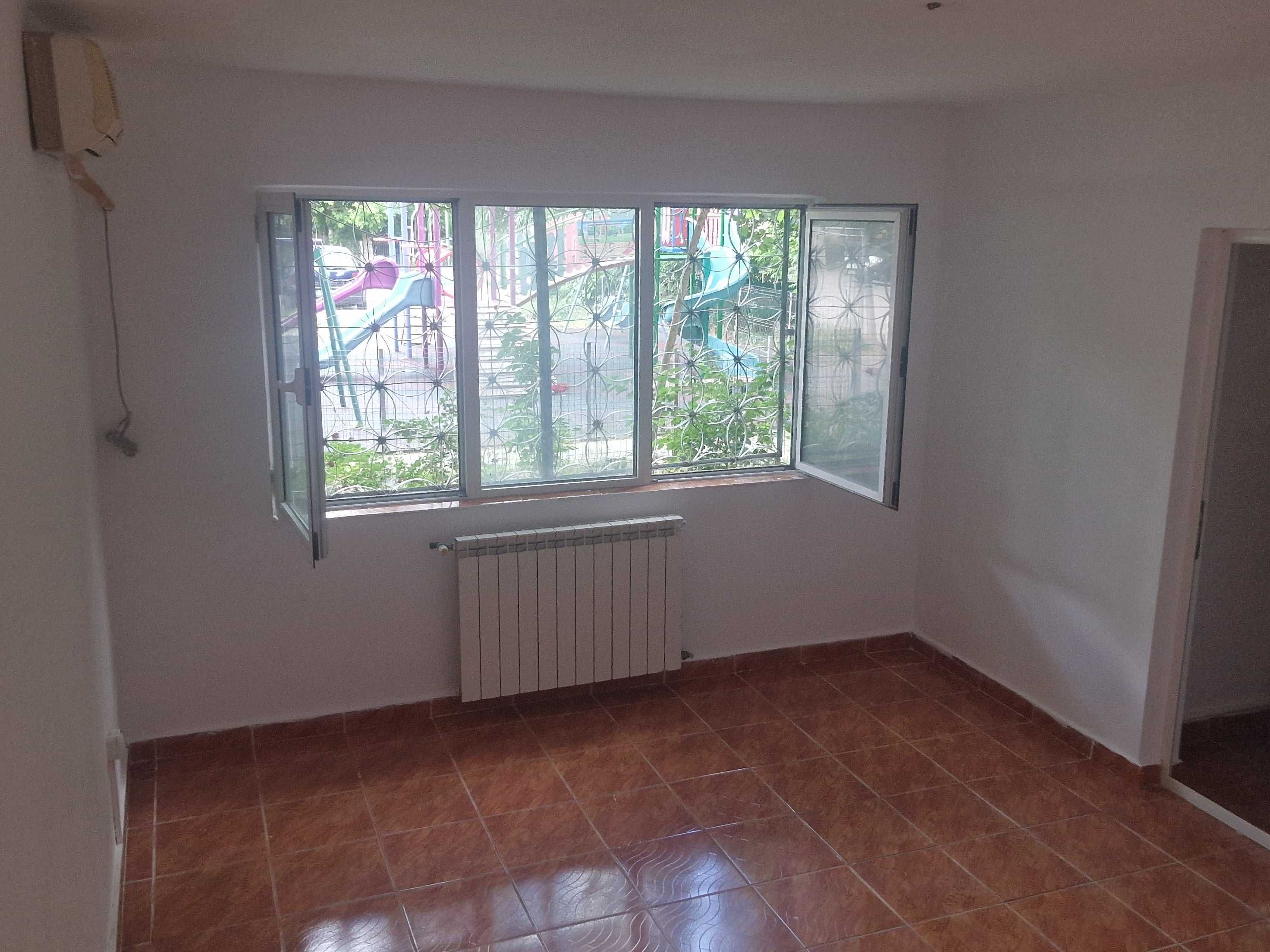 Vand apartament 2 camere zona 200, parter