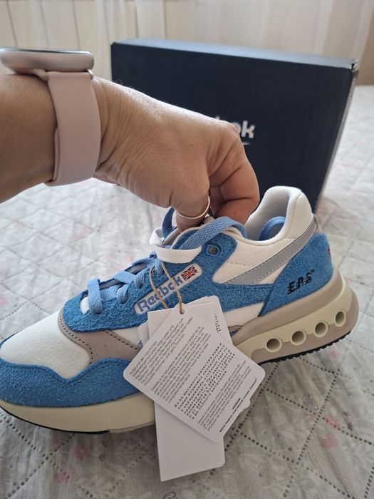 Чисто нови маратонки REEBOK