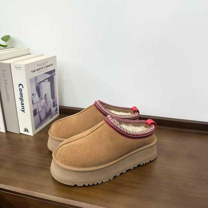 UGG Tazz / papuci / colectie 2025