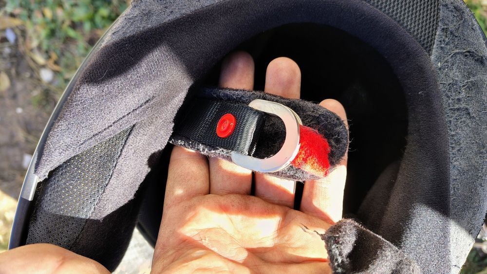 Продавам каска Shark