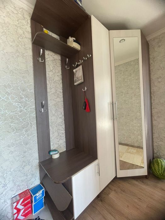 Продам прихожей шкаф