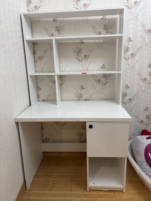 Продам стол письменный школьный