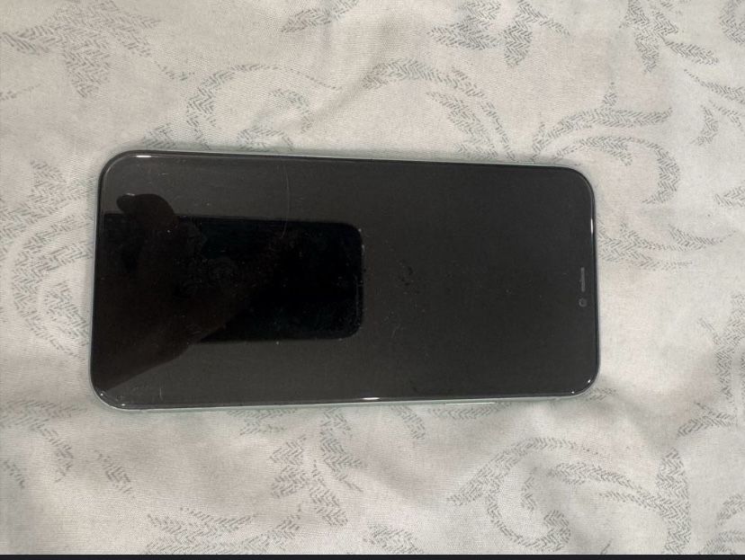 Продам Iphone 11