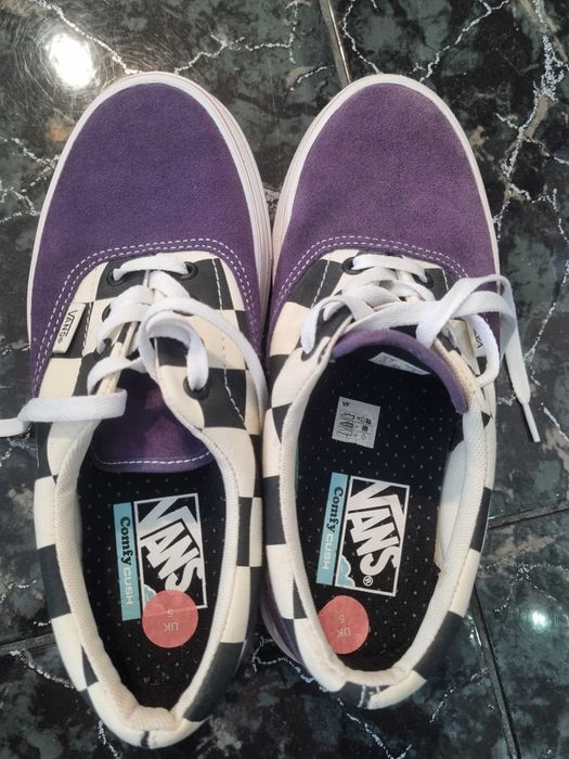 Чисто нови кецове на VANS