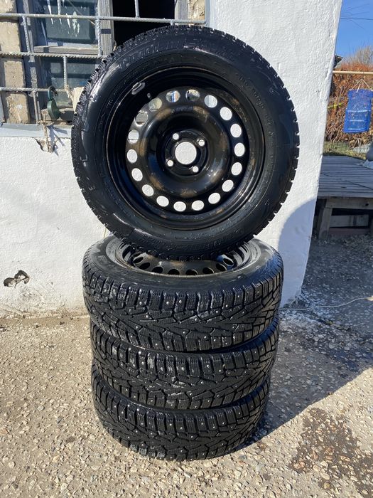 Продам зимние шины с дисками