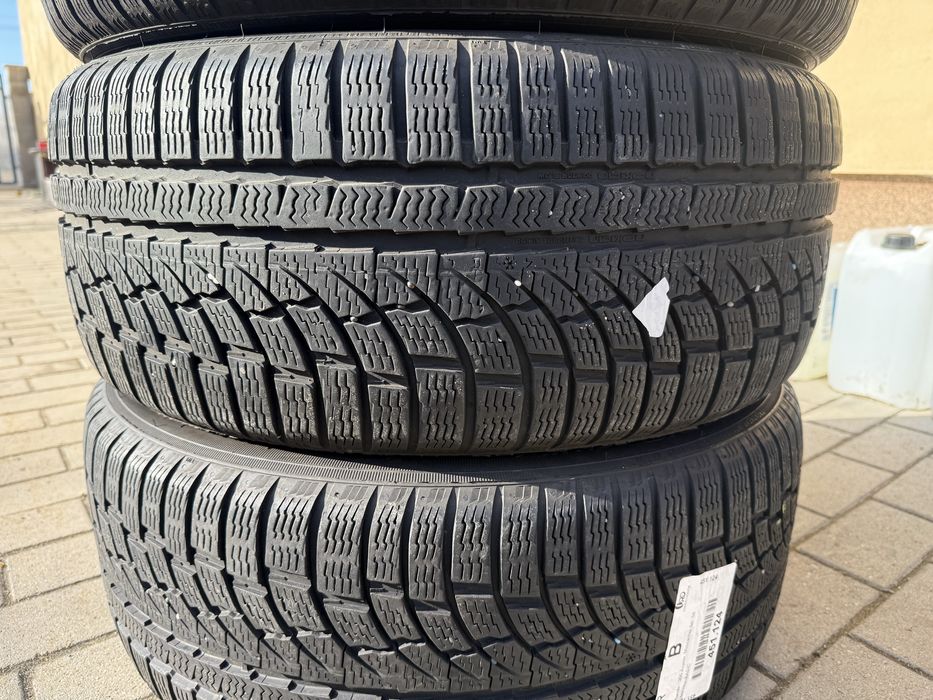 Anvelope 235 45 18 Nokian Iarna