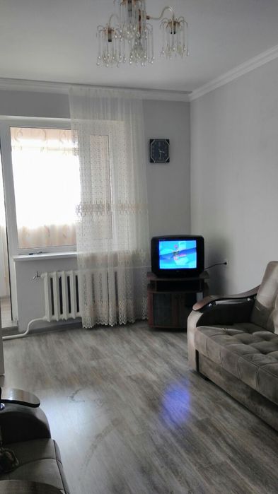 Сдаётся 2/4/4,,массив Феруза, ор-р кафе Shukrona! С обстановкой!