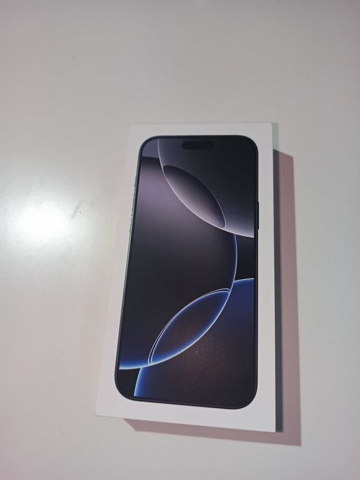 Vând iPhone 16 Pro Max 256GB – Titanium –(cu huse + folii ]