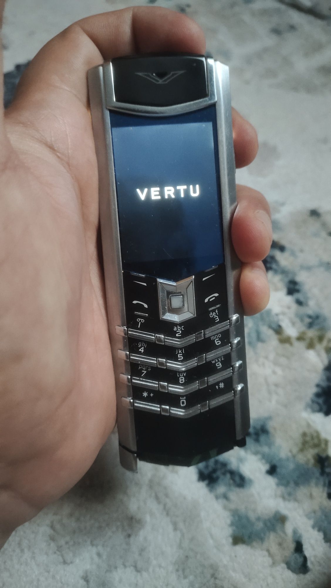 Продам Vertu Signature Design