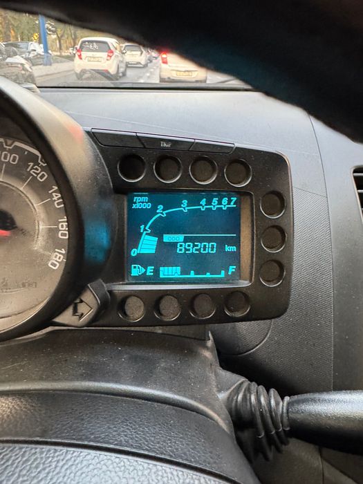 Автомобиль spark 2014