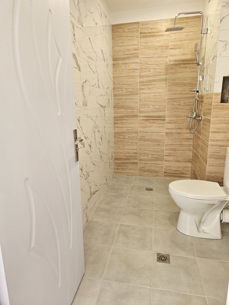 Продава се Тристаен апартамент в София, Зона Б-5-3 - 83 кв.м за 2229 €/кв.м - Снимка #16