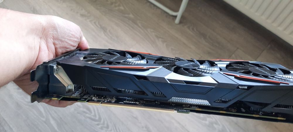Vând placa video nvidia gtx 1070