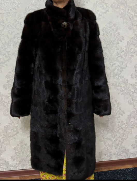 Продаётся шуба норковая.