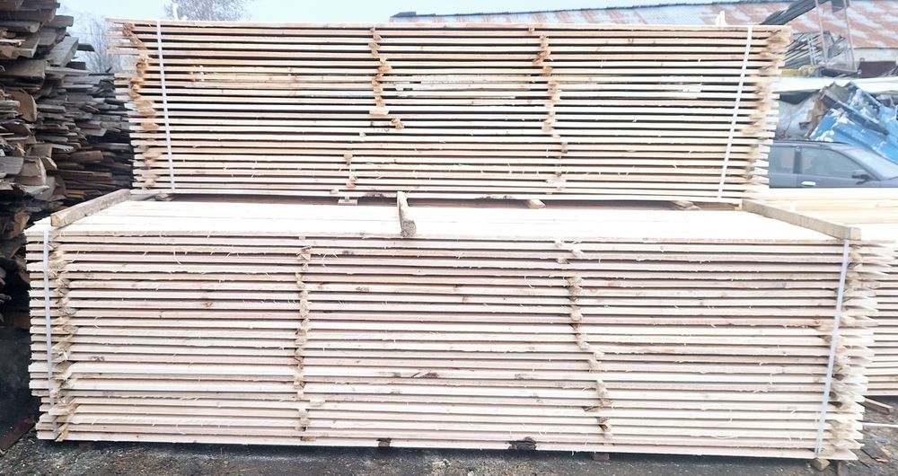 Vand lambriu și cherestea de brad