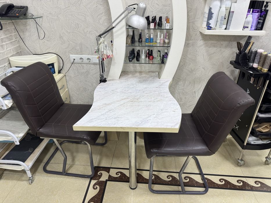 Продается кресло и пуфики в хорошем качестве