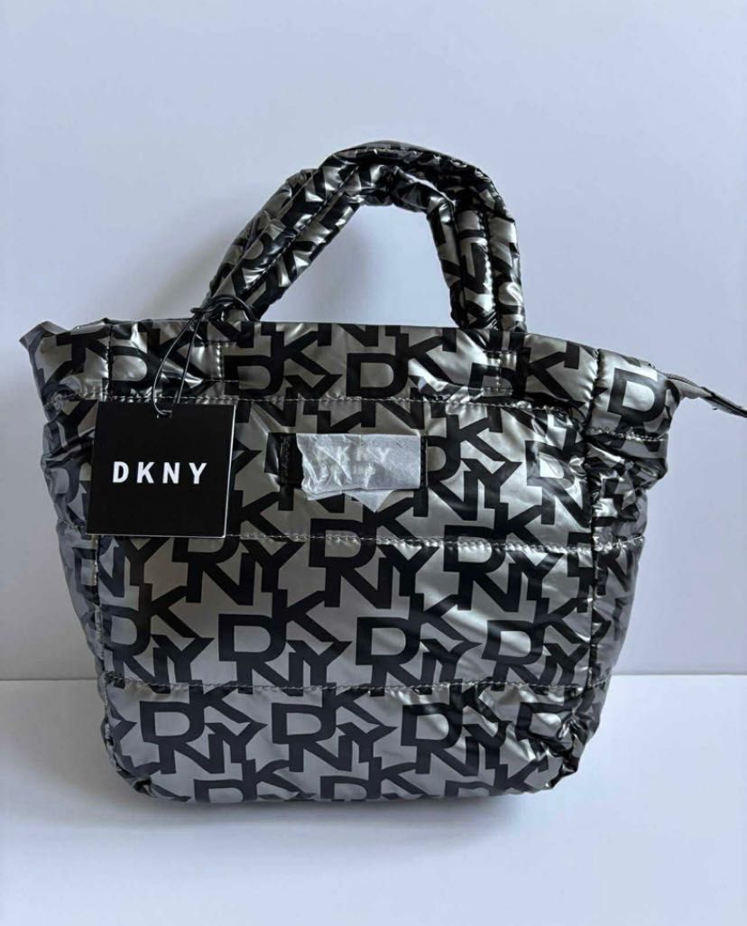 DKNY Tote Bags/ Несесери