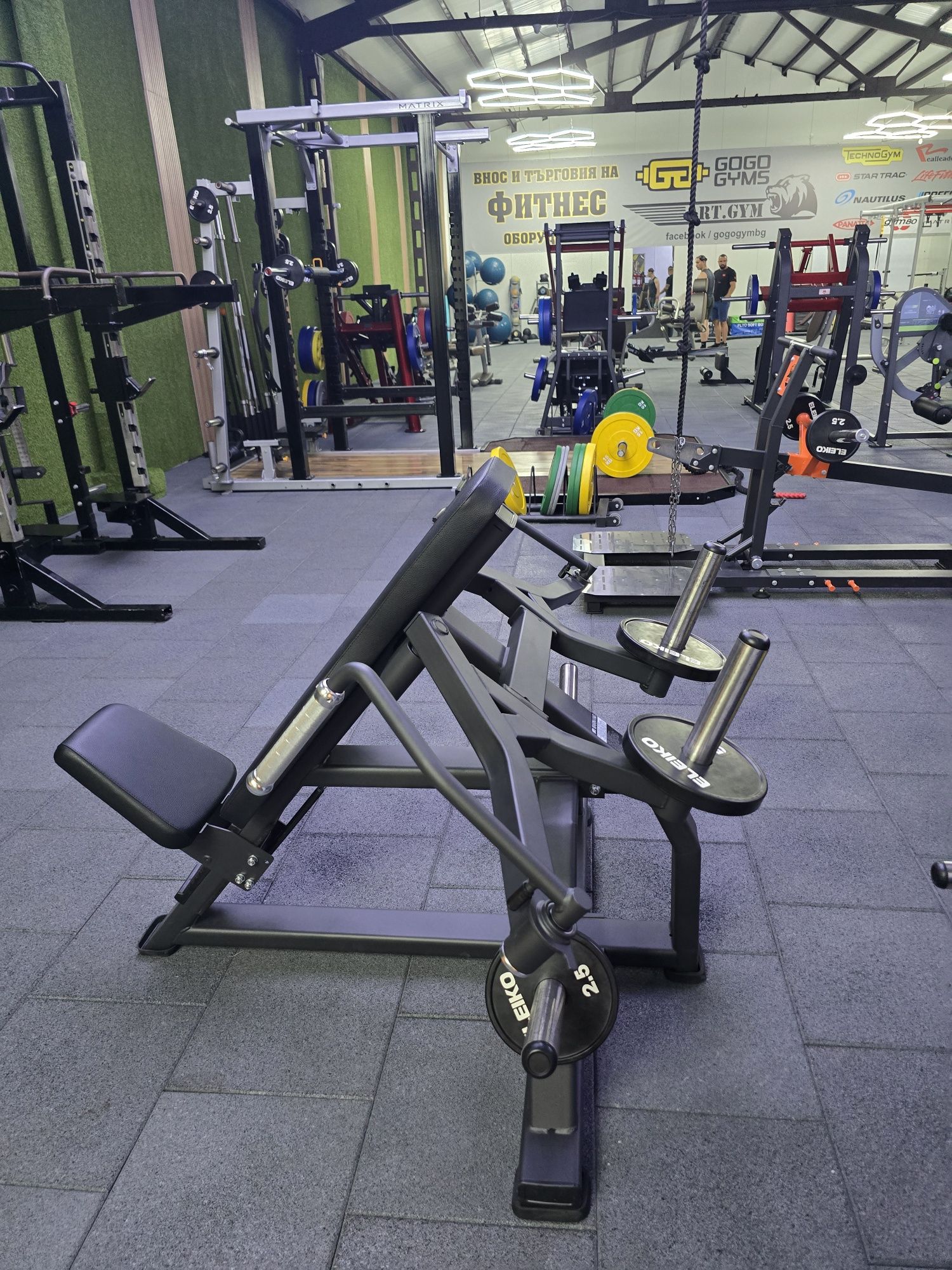 Pec fly mashine флайс машина за гърди със свободни тежести професионал