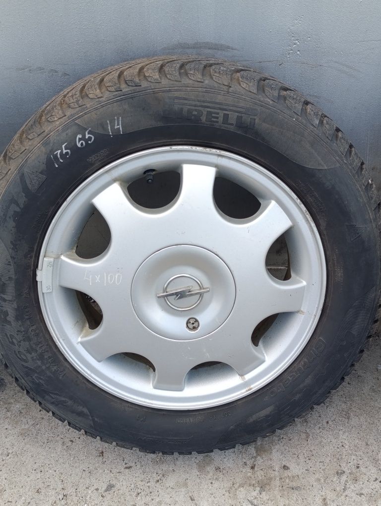 Диски л.п R14 с резиной 4*100 на Опель