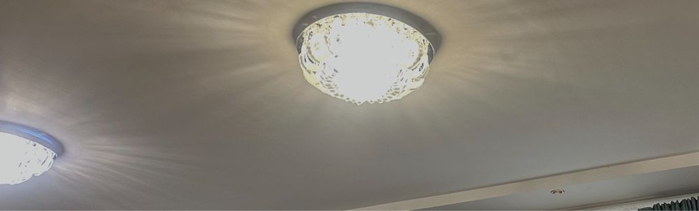 Продаю комлект потолочных люстр