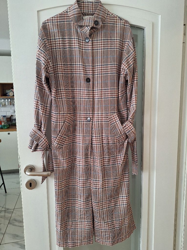 Манто   Gaudi, Pinko,, Pull&Bear, Bershka, XS,  OUI , M,