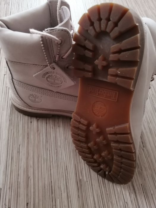 Новые. Женская обувь ботинки.