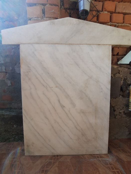 Placa funerară din marmură