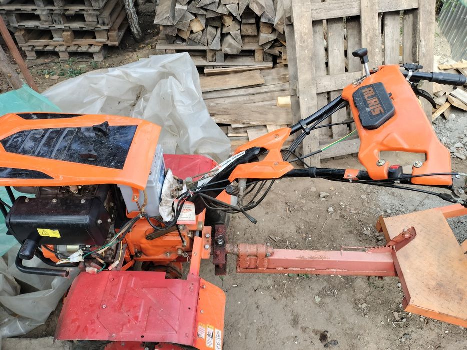Vând motocultor Ruris 1001ksd 10cp plus remorca cumpărată din Dedeman!