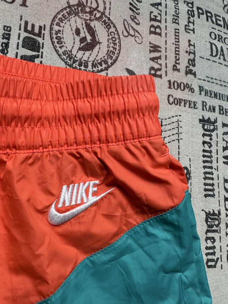 Nike original дамски къси гащи шорти.S