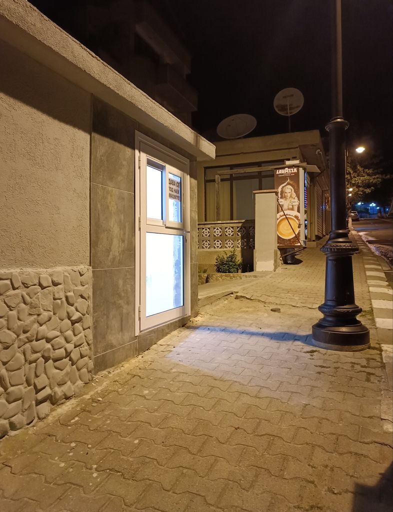 Дава се под наем Магазин в Свети Влас - 3 кв.м за 255 € - Снимка #9