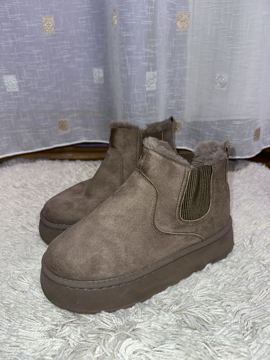 Ghete de zapada tip UGG