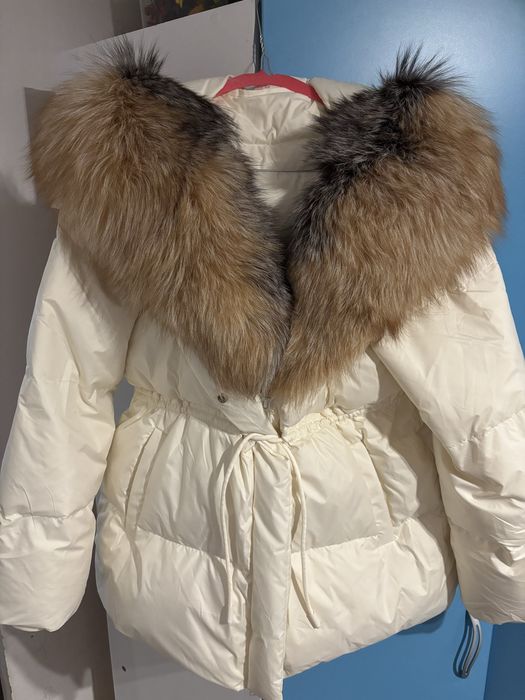 Geaca de puf cu guler de blana naturala