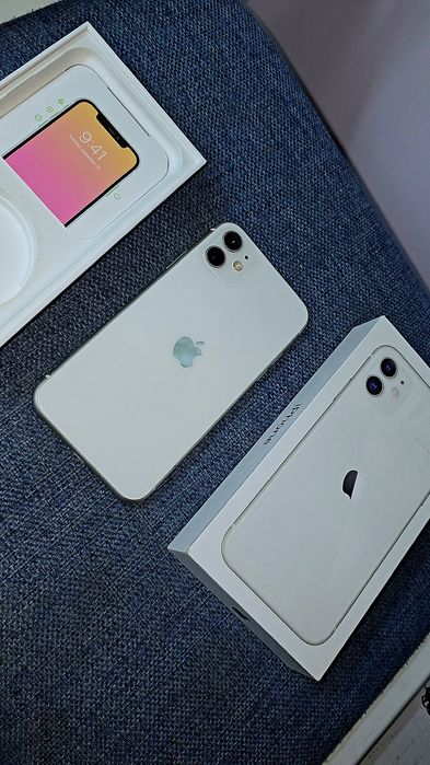 Iphone 11 сотилади. 2.900 мил. ёмкость 74. Родной.