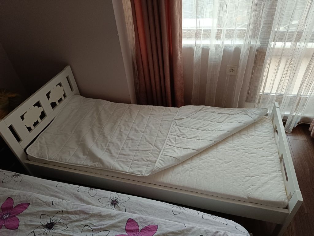 Детско легло ИКЕА с преграда + матрак и протектор. Като ново!