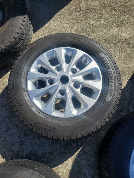 Бусови джанти с гуми за форт