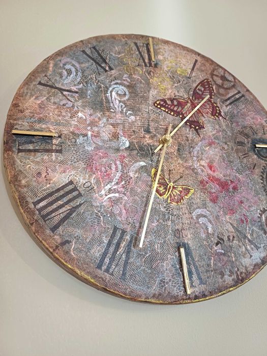 Стенен ръчно направен часовник с декупаж