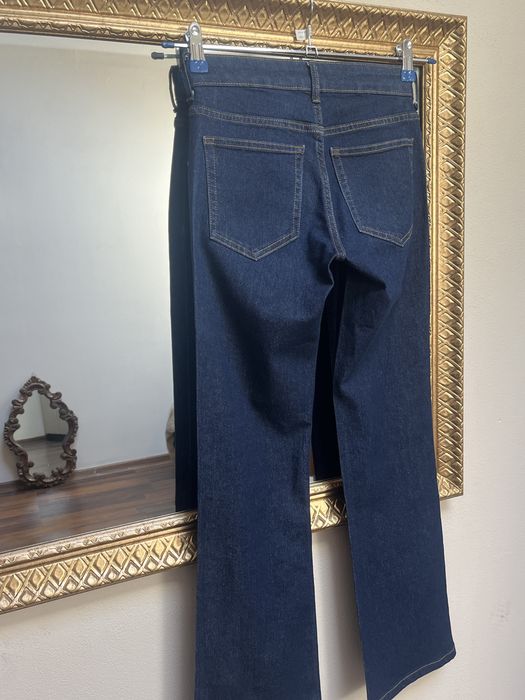Blugi H&M, talie joasă, bootcut, albastru intens