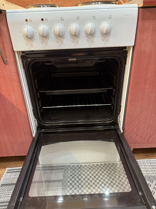 Продам кухонную плиту в отличном состоянии