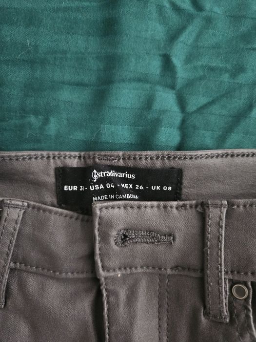 2 панталона Stradivarius в добро състояние.