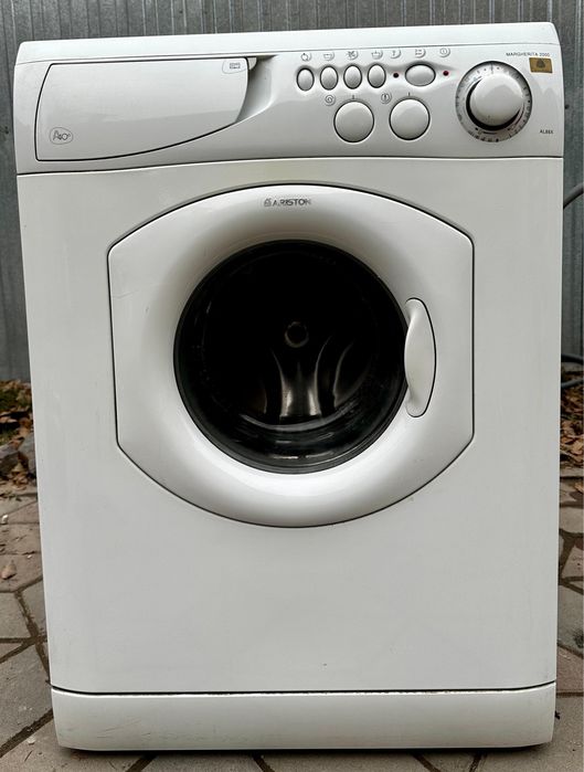 Стиральная машина Ariston