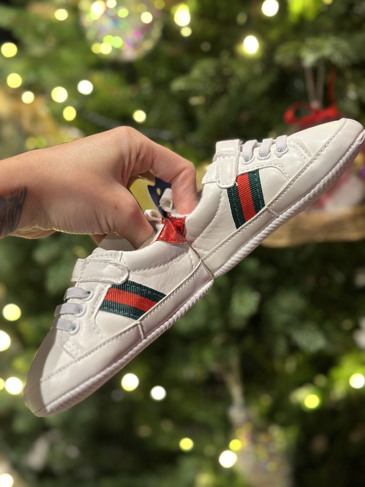 Botosei pentru bebelusi gucci