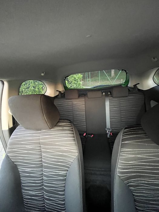 Mazda 2 // 1.3 benzina // An 2010 // 116.000 KM
