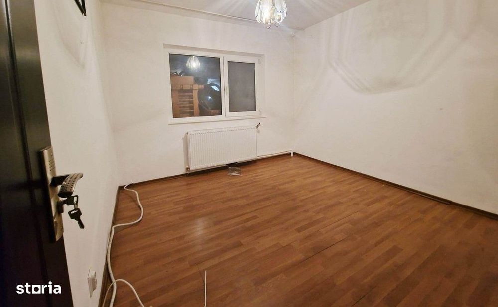 Apartament 3 camere – parter – zona 2 Cocosi, Micro 20