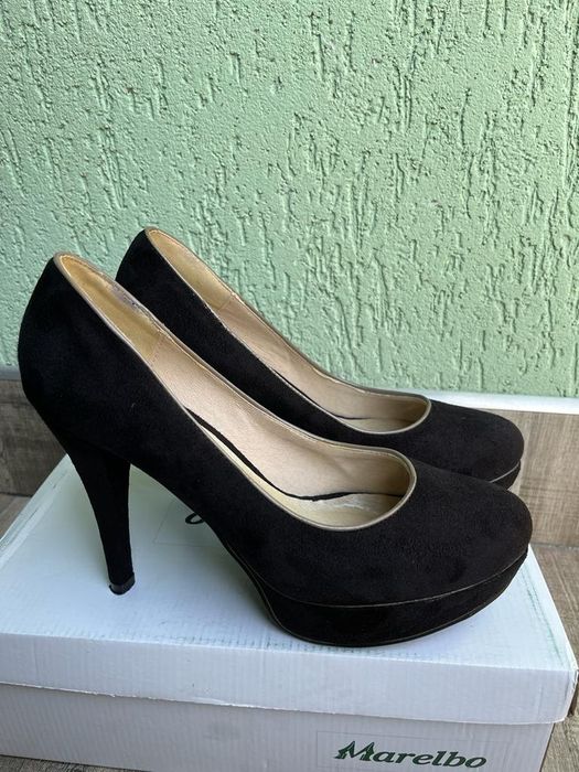 Pantofi negri cu toc si platforma