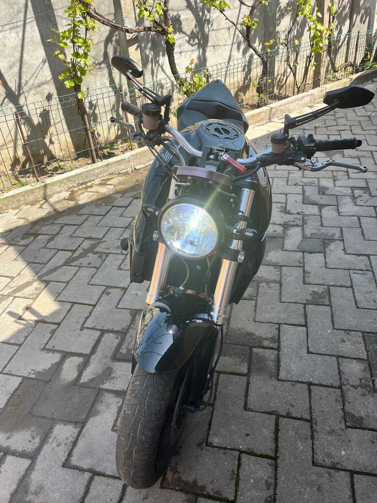 vand motocicleta Honda CB 1000 R