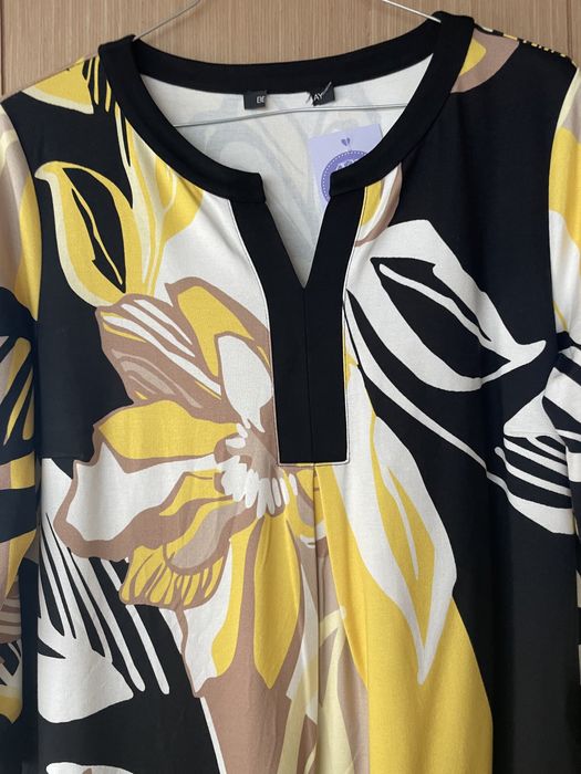 Рокля на жълти цветя