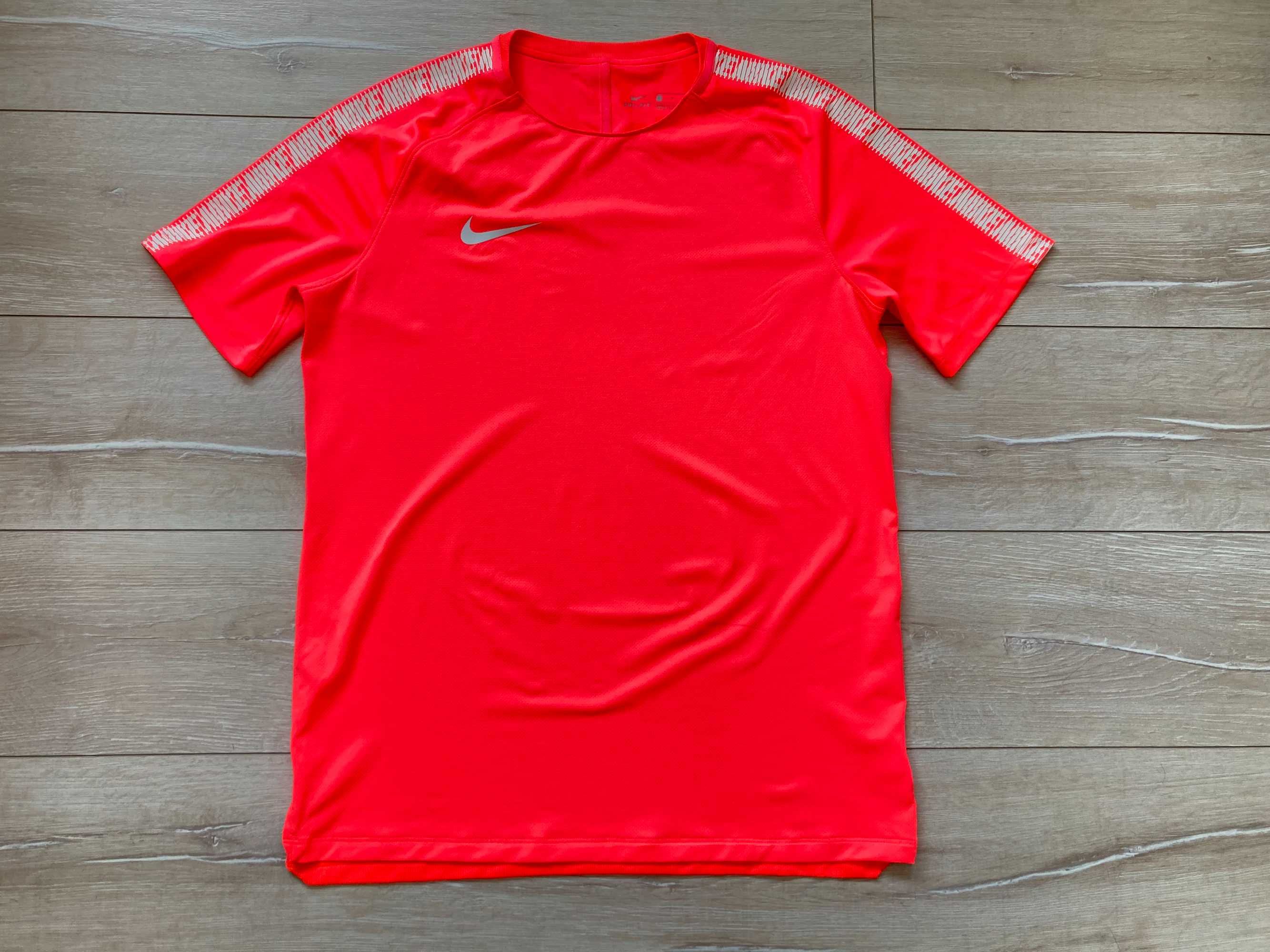 Найк Nike Dri Fit мъжка тениска размер L