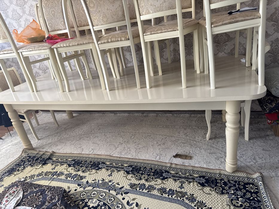 Стол продам для гостиной