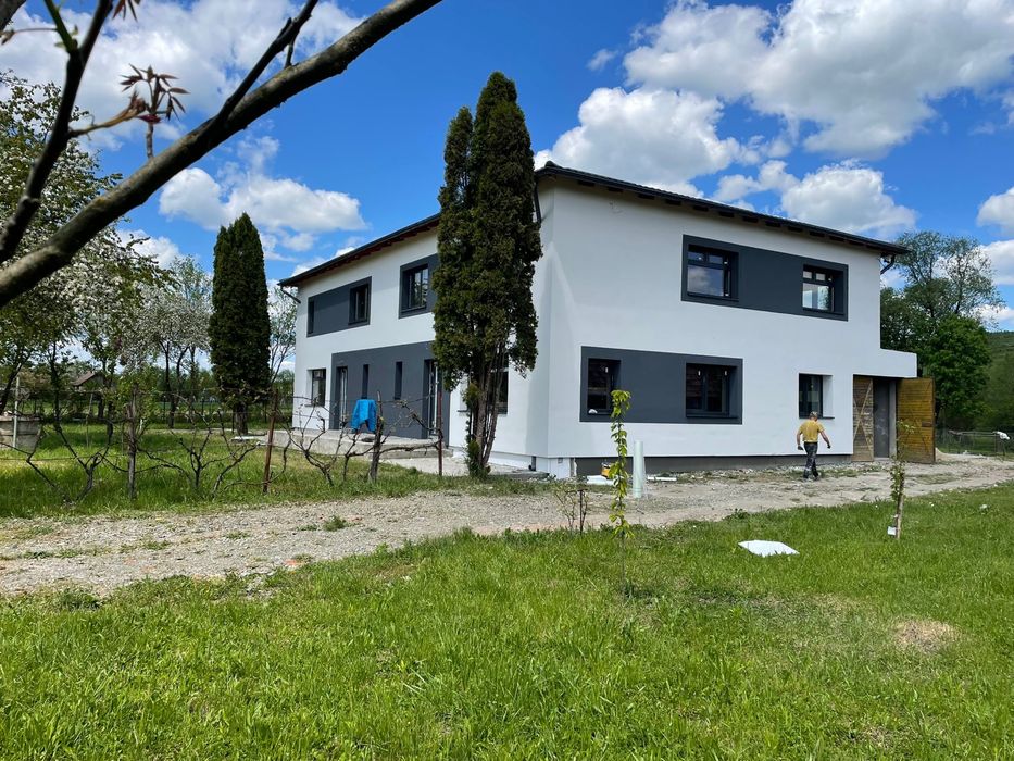 Duplex 30km de Cluj- 1300mp teren/unitate