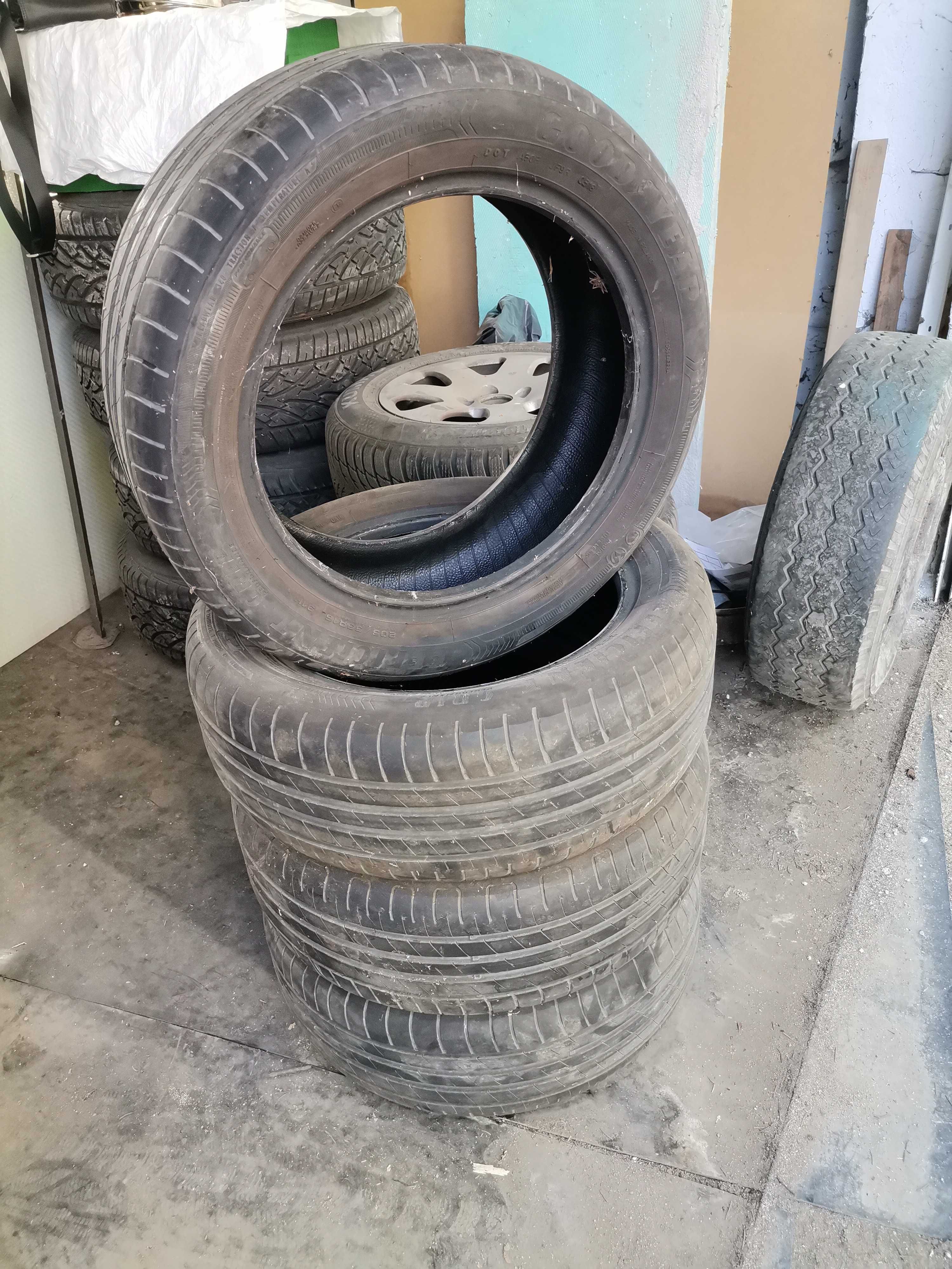 Продавам 4 бр. GOODYEAR EFFICIENT GRIP 205 55 16 летни гуми dot 0518