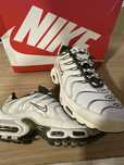 Nike Air Max Plus Low Phantom Neutral Olive